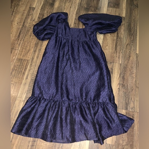 Puff-Sleeve Dress navy iridescent fall party formal boho
Anthropologie $160 - Picture 6 of 9